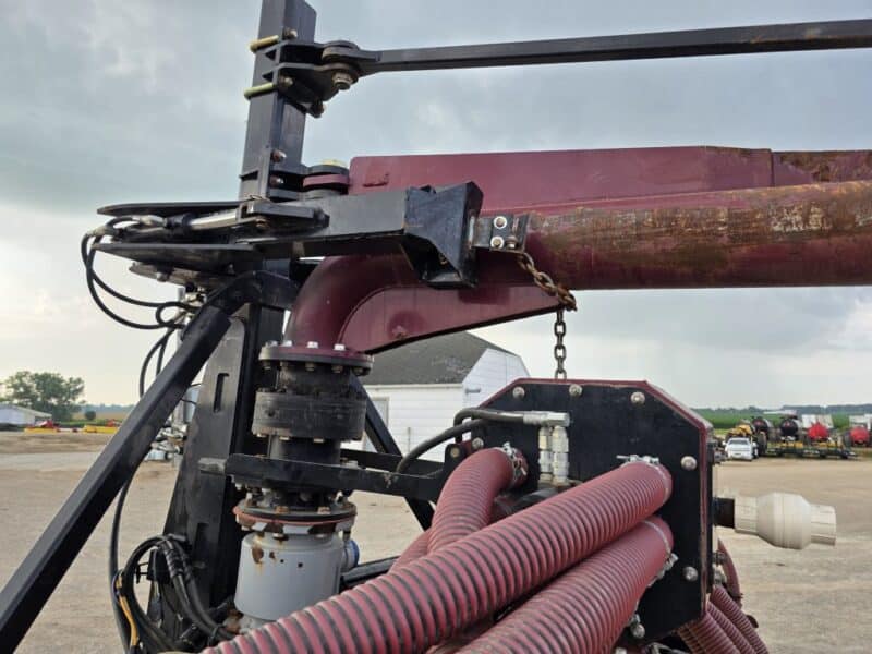 28′ ZML Toolbar w. 14 Red Viper Gen 3 Row Units w. 8″ Stinger