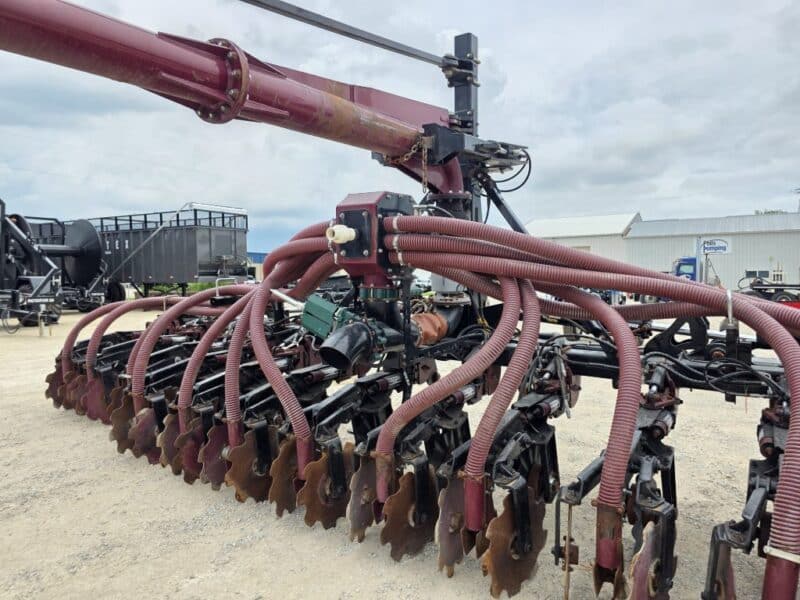 28′ ZML Toolbar w. 14 Red Viper Gen 3 Row Units w. 8″ Stinger