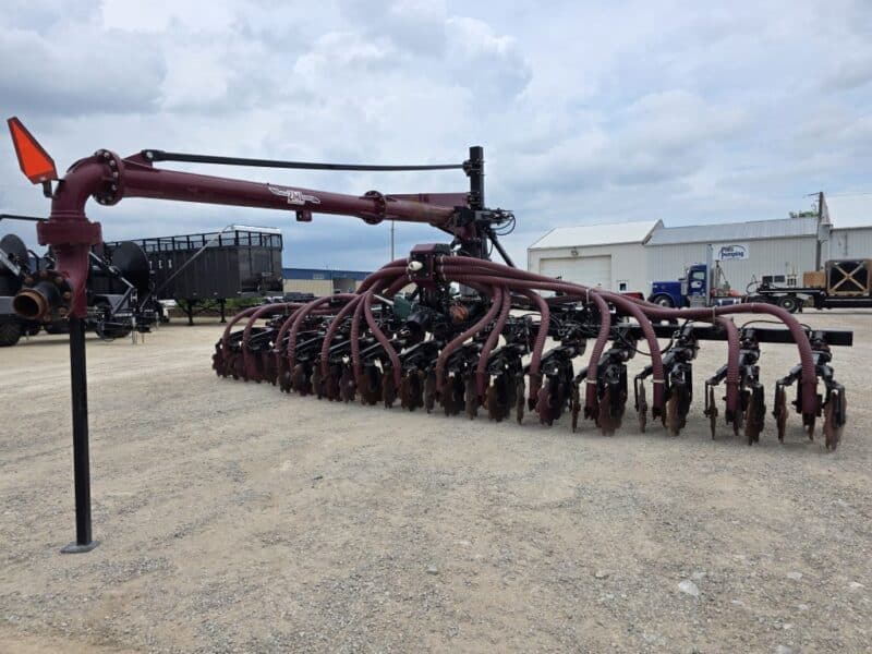 28′ ZML Toolbar w. 14 Red Viper Gen 3 Row Units w. 8″ Stinger