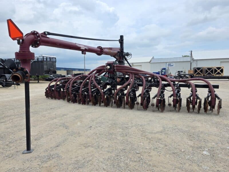 28′ ZML Toolbar w. 14 Red Viper Gen 3 Row Units w. 8″ Stinger