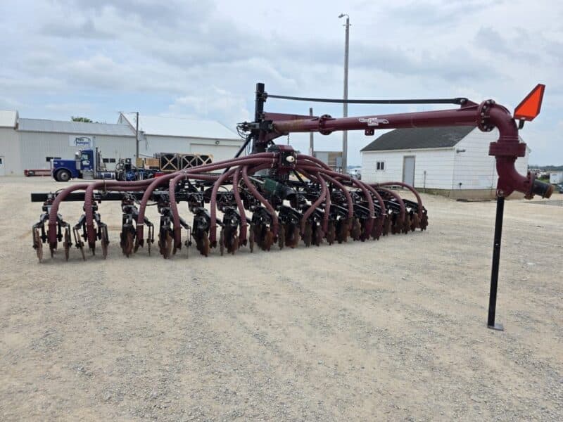 28′ ZML Toolbar w. 14 Red Viper Gen 3 Row Units w. 8″ Stinger