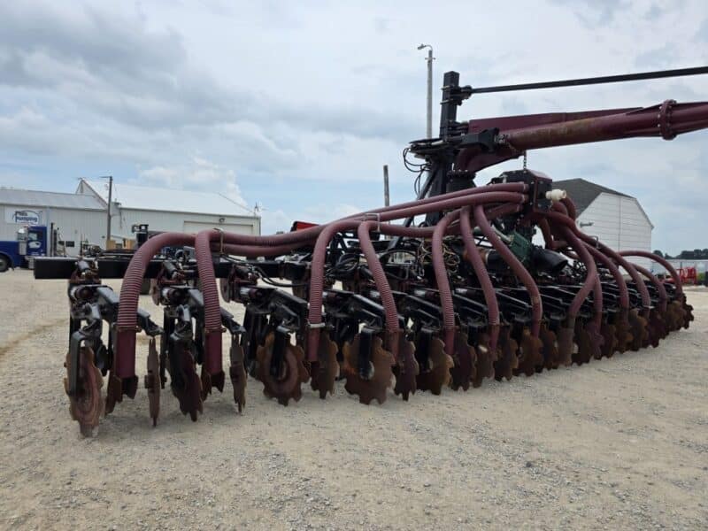 28′ ZML Toolbar w. 14 Red Viper Gen 3 Row Units w. 8″ Stinger
