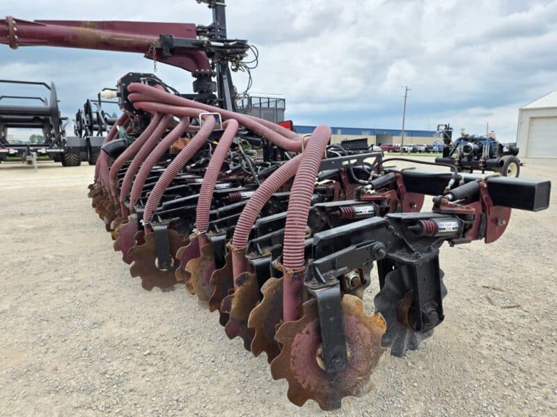 28′ ZML Toolbar w. 14 Red Viper Gen 3 Row Units w. 8″ Stinger
