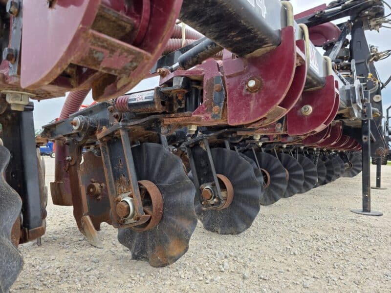 28′ ZML Toolbar w. 14 Red Viper Gen 3 Row Units w. 8″ Stinger