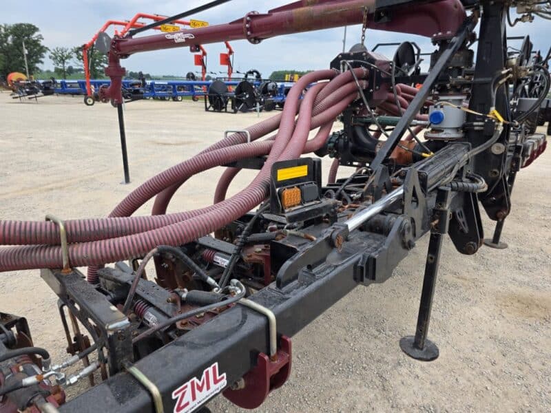 28′ ZML Toolbar w. 14 Red Viper Gen 3 Row Units w. 8″ Stinger