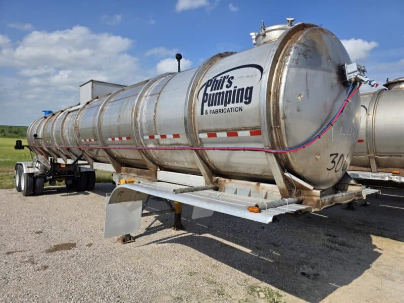 T-148 1987 TSC 7000 Gallon Stainless Steel Semi Tanker