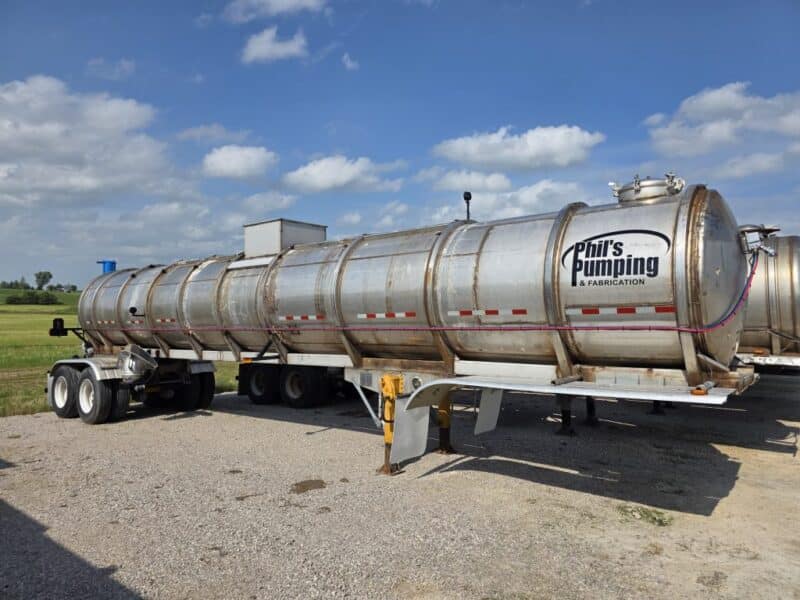 T-148 1987 TSC 7000 Gallon Stainless Steel Semi Tanker