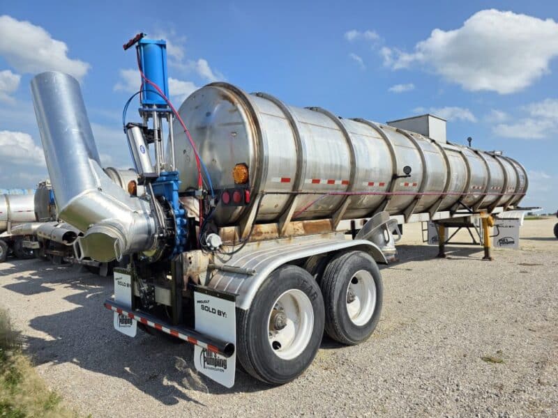T-148 1987 TSC 7000 Gallon Stainless Steel Semi Tanker