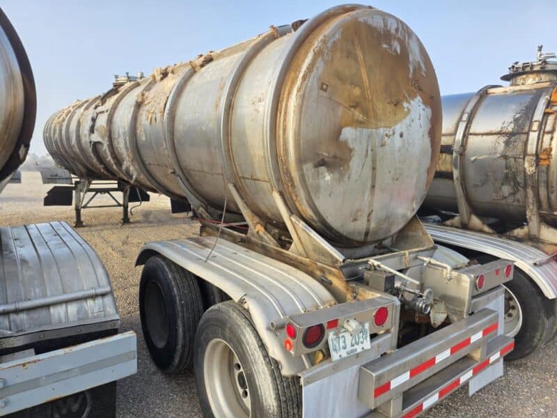 U-4809 1988 Bar-bel 7000 Gallon Stainless Steel Semi Tanker