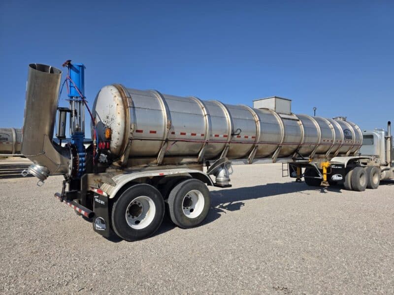 U-4804 1987 Heil 6500 Gallon Stainless Steel Semi Tanker