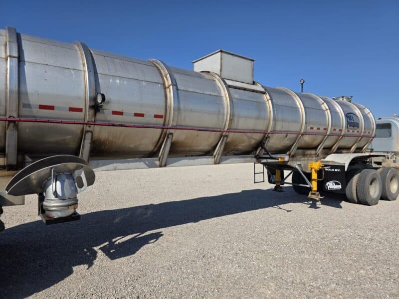 U-4804 1987 Heil 6500 Gallon Stainless Steel Semi Tanker