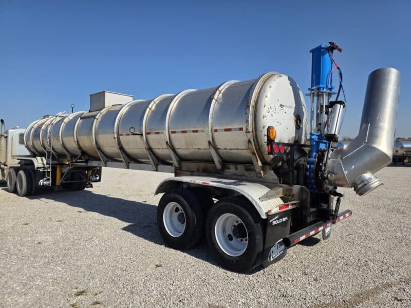 U-4804 1987 Heil 6500 Gallon Stainless Steel Semi Tanker