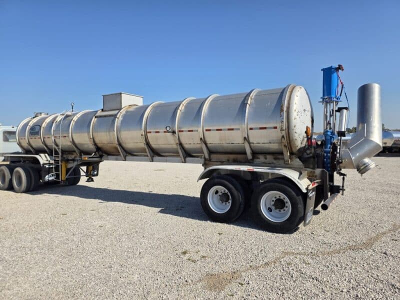 U-4804 1987 Heil 6500 Gallon Stainless Steel Semi Tanker