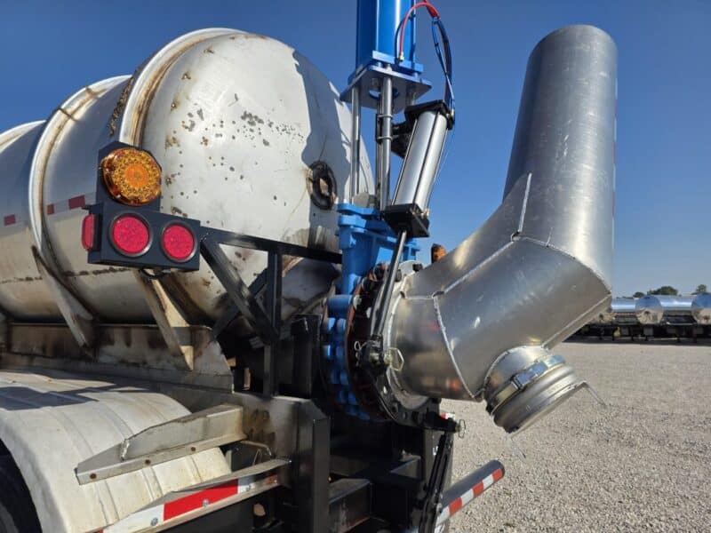 U-4804 1987 Heil 6500 Gallon Stainless Steel Semi Tanker
