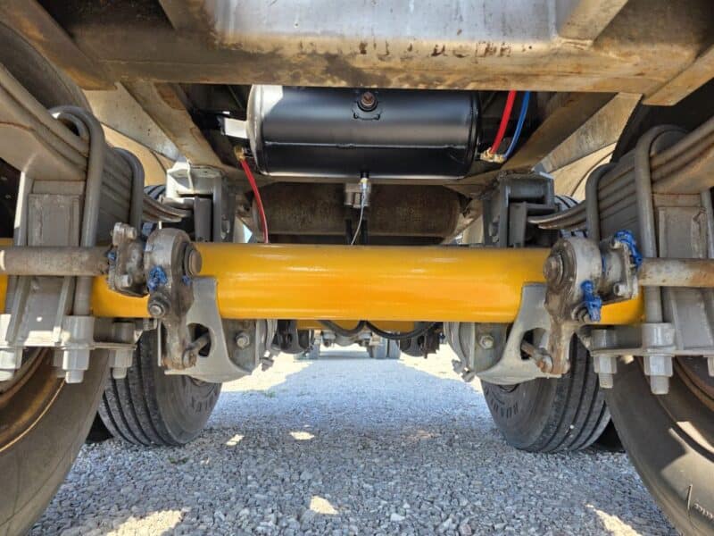 U-4804 1987 Heil 6500 Gallon Stainless Steel Semi Tanker