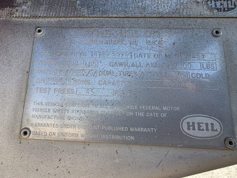 U-4804 1987 Heil 6500 Gallon Stainless Steel Semi Tanker