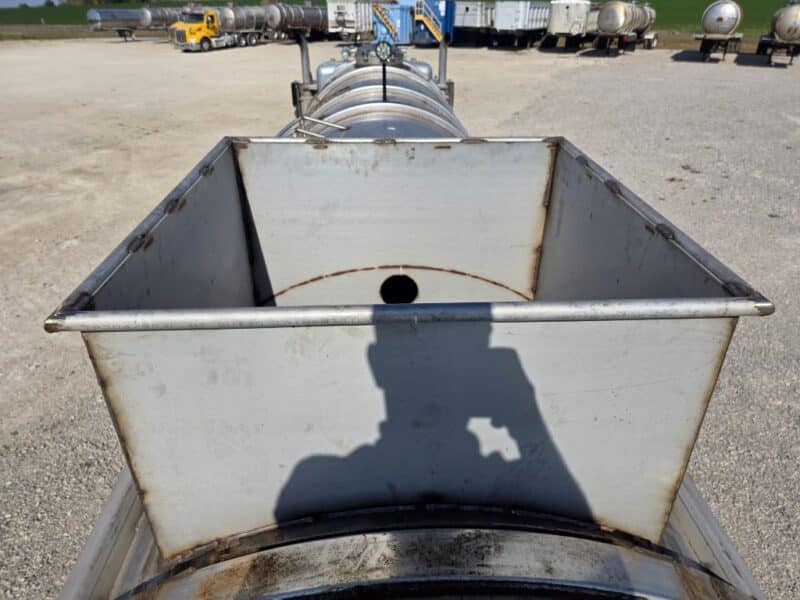 U-4804 1987 Heil 6500 Gallon Stainless Steel Semi Tanker