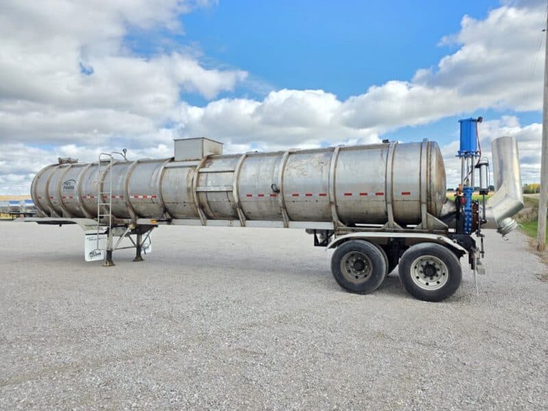 U-4809 1988 Bar-bel 7000 Gallon Stainless Steel Semi Tanker U-4809 1988 Bar-bel 7000 Gallon Stainless Steel Semi Tanker