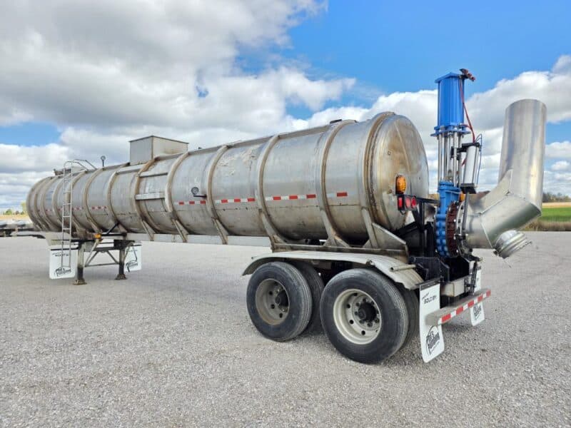 U-4809 1988 Bar-bel 7000 Gallon Stainless Steel Semi Tanker U-4809 1988 Bar-bel 7000 Gallon Stainless Steel Semi Tanker