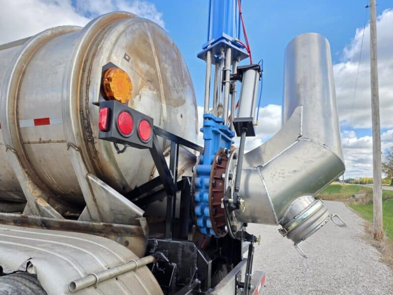 U-4809 1988 Bar-bel 7000 Gallon Stainless Steel Semi Tanker U-4809 1988 Bar-bel 7000 Gallon Stainless Steel Semi Tanker