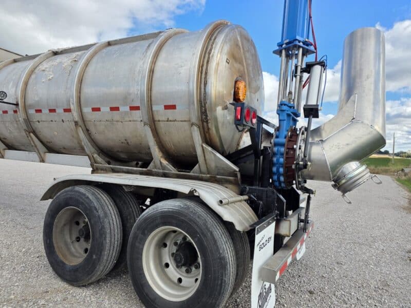 U-4809 1988 Bar-bel 7000 Gallon Stainless Steel Semi Tanker U-4809 1988 Bar-bel 7000 Gallon Stainless Steel Semi Tanker