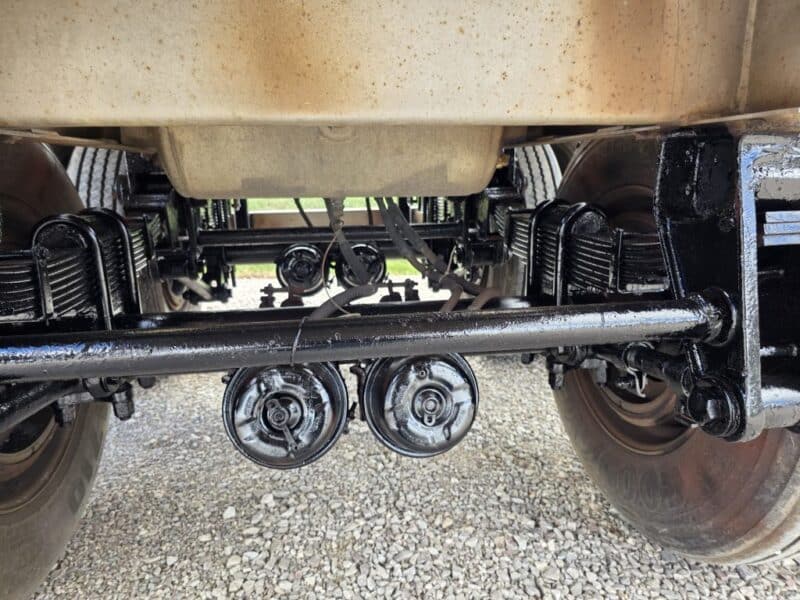 U-4809 1988 Bar-bel 7000 Gallon Stainless Steel Semi Tanker U-4809 1988 Bar-bel 7000 Gallon Stainless Steel Semi Tanker