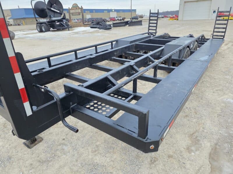 SS EXPRESS Gooseneck Manure Boat Trailer For Wolverine and Crawler Agitation Boats