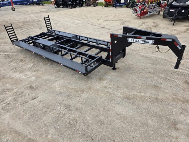 SS EXPRESS Gooseneck Manure Boat Trailer For Wolverine and Crawler Agitation Boats