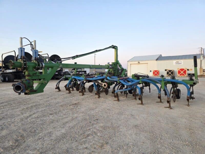 28′ Dietrich Series 70 Toolbar on 24″ Spacings w. 6″ Stinger