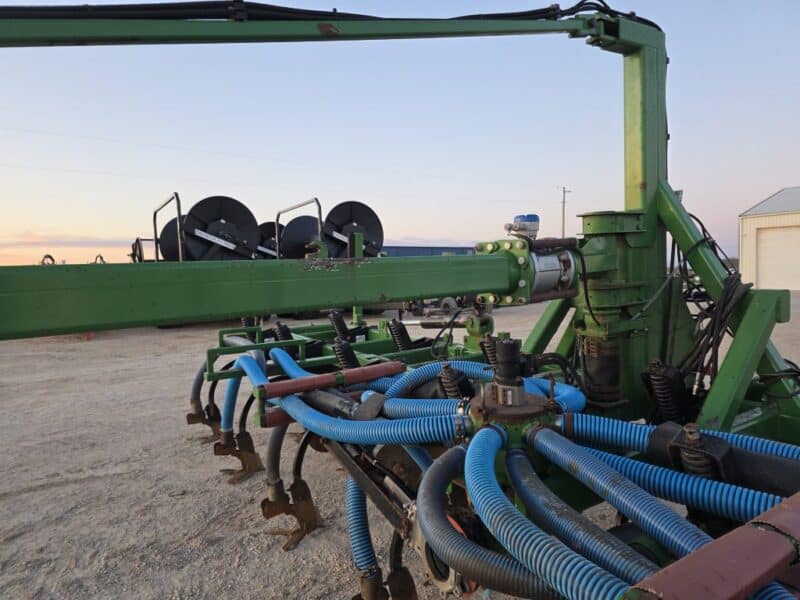 28′ Dietrich Series 70 Toolbar on 24″ Spacings w. 6″ Stinger