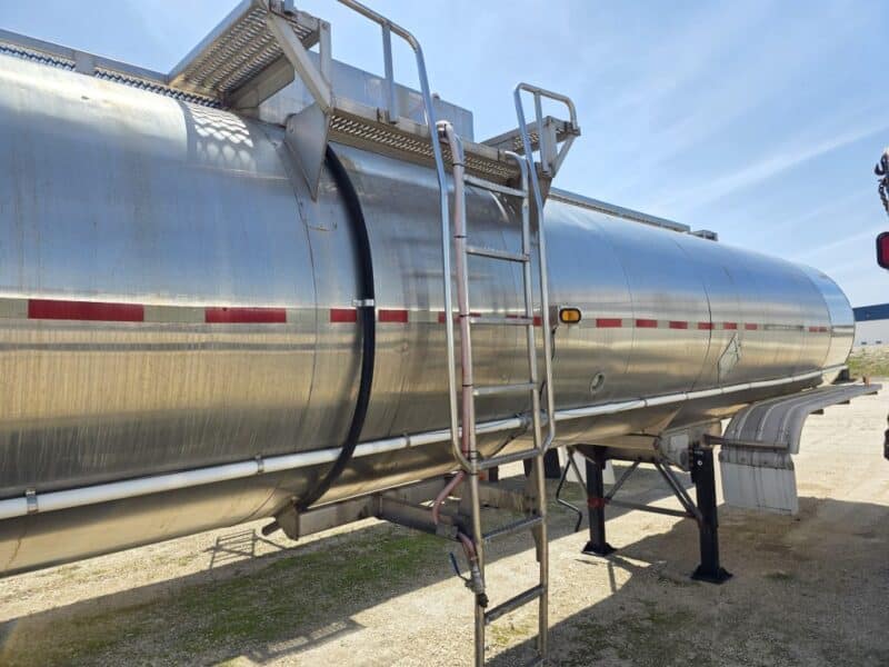 U-4814 1998 TrailMaster 7000 Gallon Stainless Steel Semi Tanker