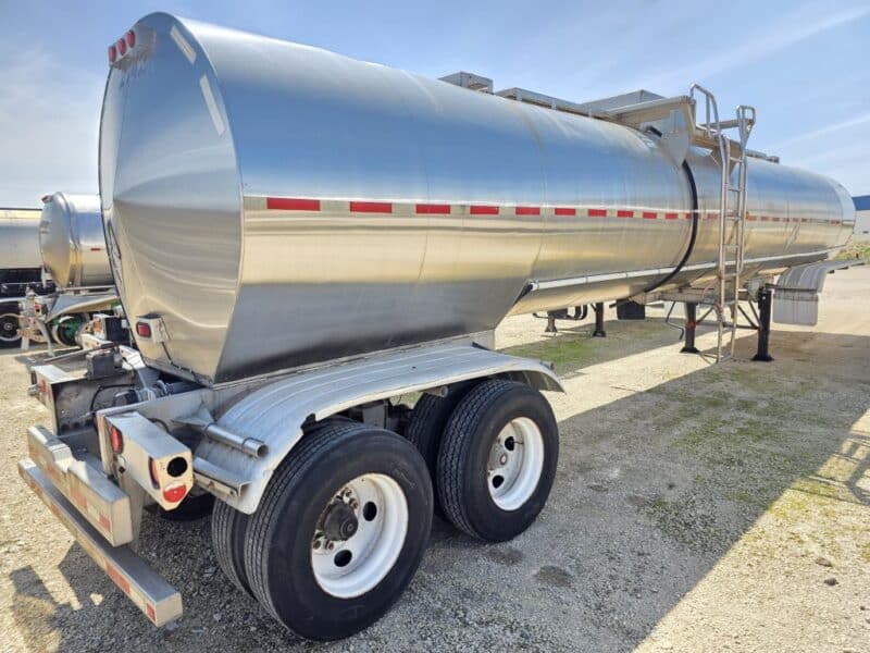 U-4814 1998 TrailMaster 7000 Gallon Stainless Steel Semi Tanker