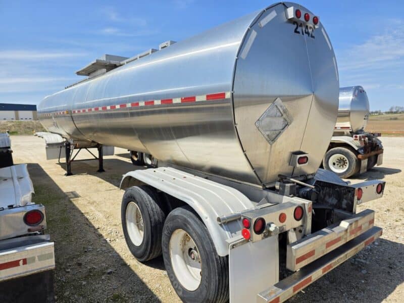 U-4814 1998 TrailMaster 7000 Gallon Stainless Steel Semi Tanker