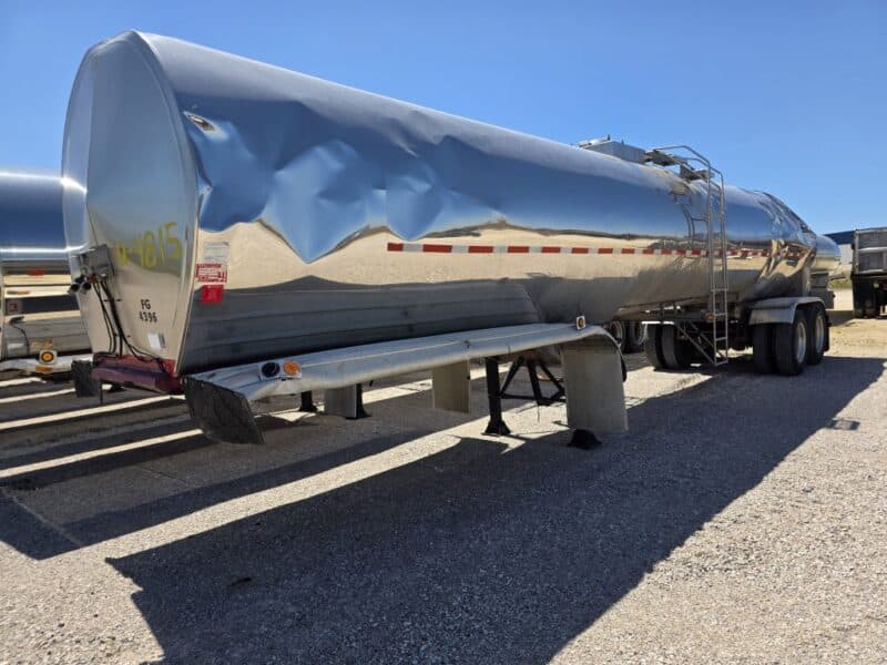 U-4815 1995 Bar-Bel 7000 Gallon Stainless Steel Semi Tanker