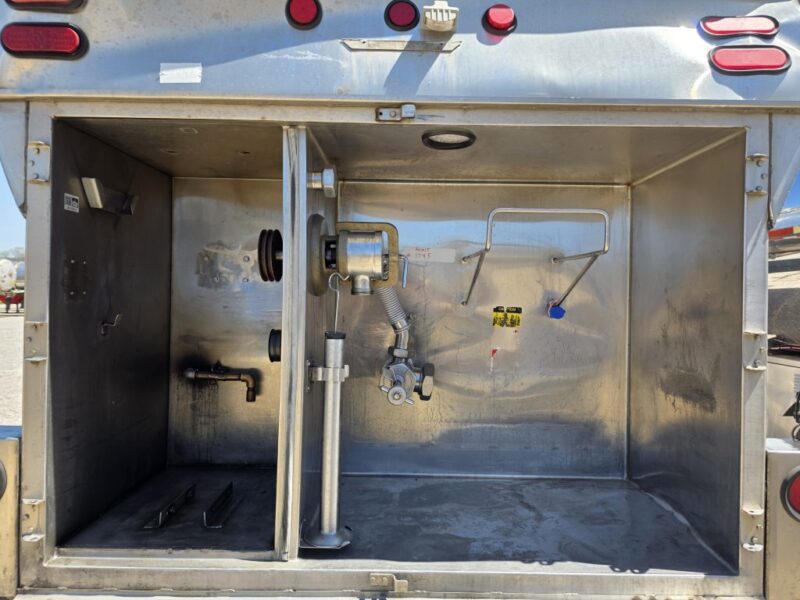 U-4815 1995 Bar-Bel 7000 Gallon Stainless Steel Semi Tanker
