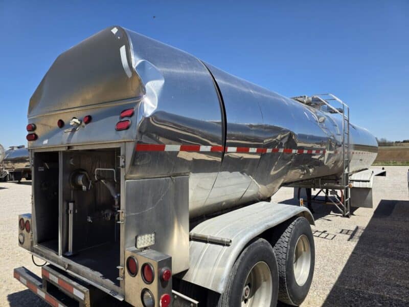 U-4815 1995 Bar-Bel 7000 Gallon Stainless Steel Semi Tanker