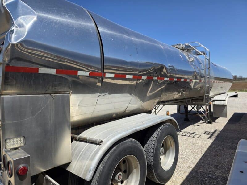 U-4815 1995 Bar-Bel 7000 Gallon Stainless Steel Semi Tanker
