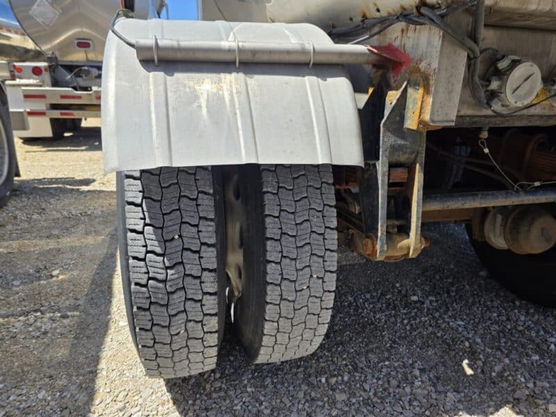 U-4815 1995 Bar-Bel 7000 Gallon Stainless Steel Semi Tanker