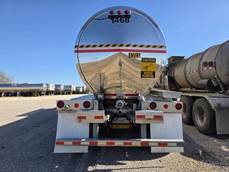 U-4810 1995 Brenner 7000 Gallon Stainless Steel Semi Tanker