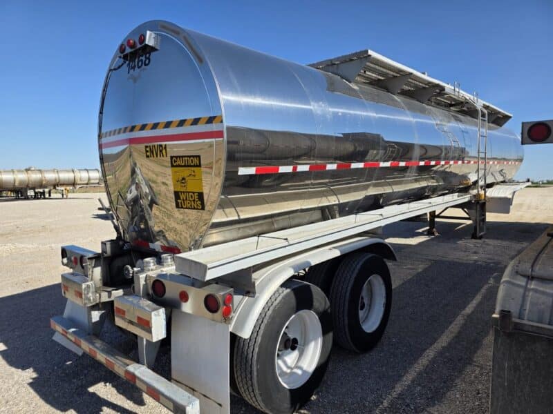 U-4810 1995 Brenner 7000 Gallon Stainless Steel Semi Tanker