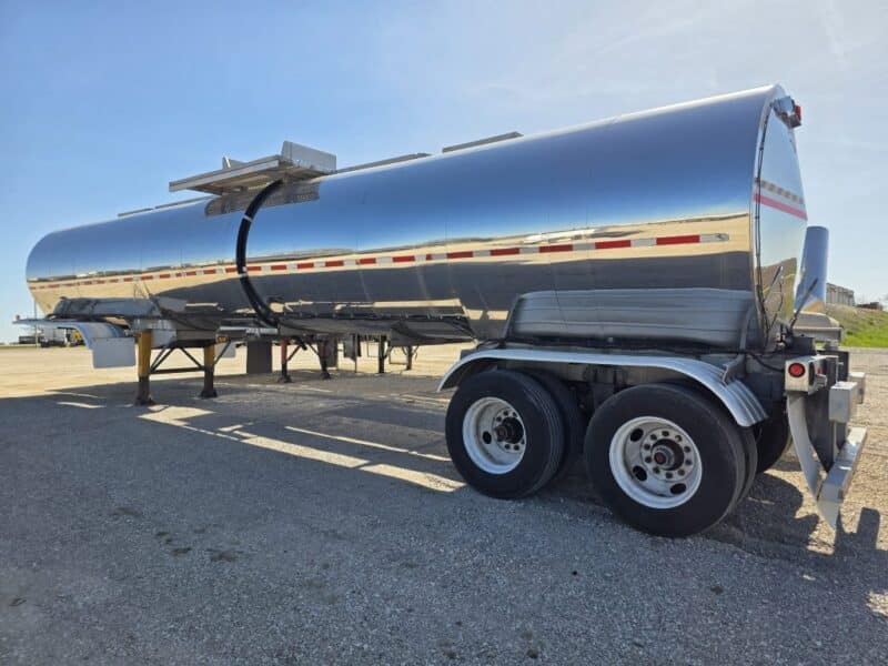 U-4810 1995 Brenner 7000 Gallon Stainless Steel Semi Tanker