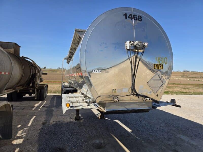 U-4810 1995 Brenner 7000 Gallon Stainless Steel Semi Tanker