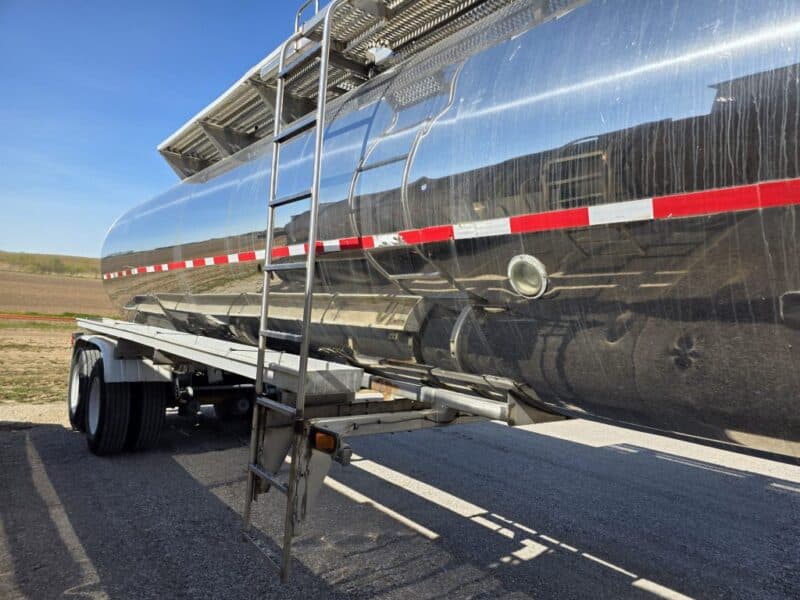 U-4810 1995 Brenner 7000 Gallon Stainless Steel Semi Tanker