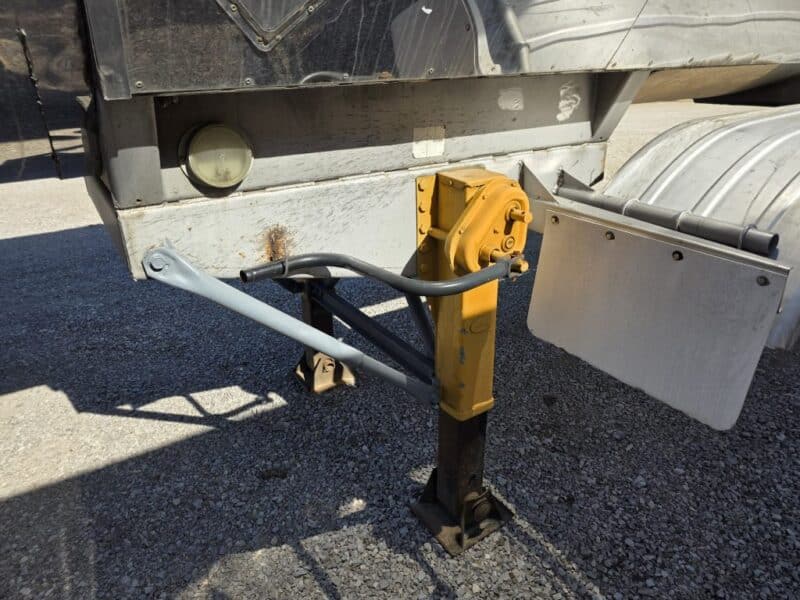 U-4810 1995 Brenner 7000 Gallon Stainless Steel Semi Tanker