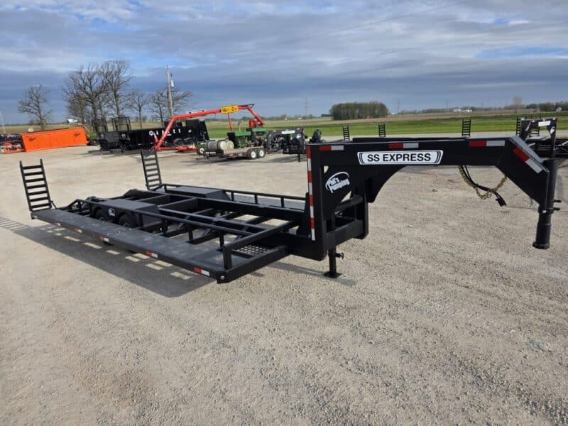 SS EXPRESS Gooseneck Manure Boat Trailer For Wolverine and Crawler Agitation Boats