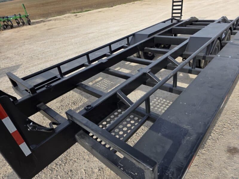 SS EXPRESS Gooseneck Manure Boat Trailer For Wolverine and Crawler Agitation Boats