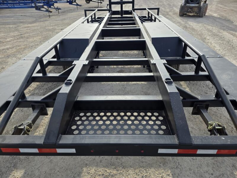 SS EXPRESS Gooseneck Manure Boat Trailer For Wolverine and Crawler Agitation Boats
