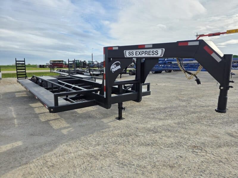 SS EXPRESS Gooseneck Manure Boat Trailer For Wolverine and Crawler Agitation Boats