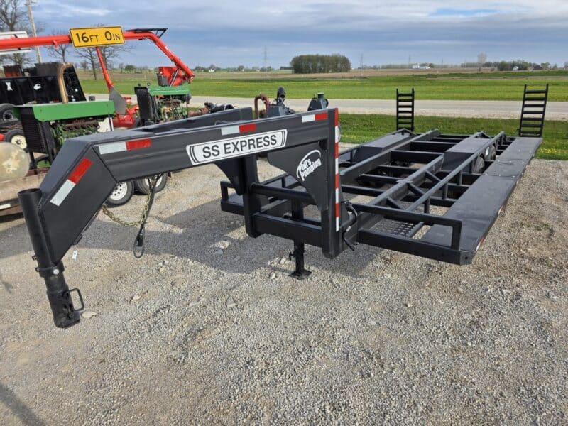 SS EXPRESS Gooseneck Manure Boat Trailer For Wolverine and Crawler Agitation Boats