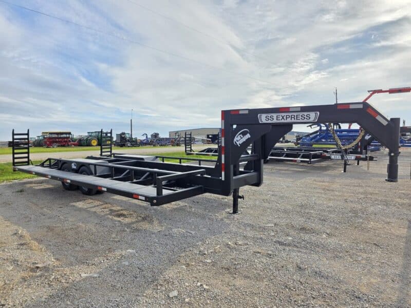 SS EXPRESS Gooseneck Manure Boat Trailer For Wolverine and Crawler Agitation Boats